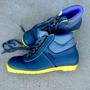 Artex touring system cross country ski boots US Size 8 made in Italy